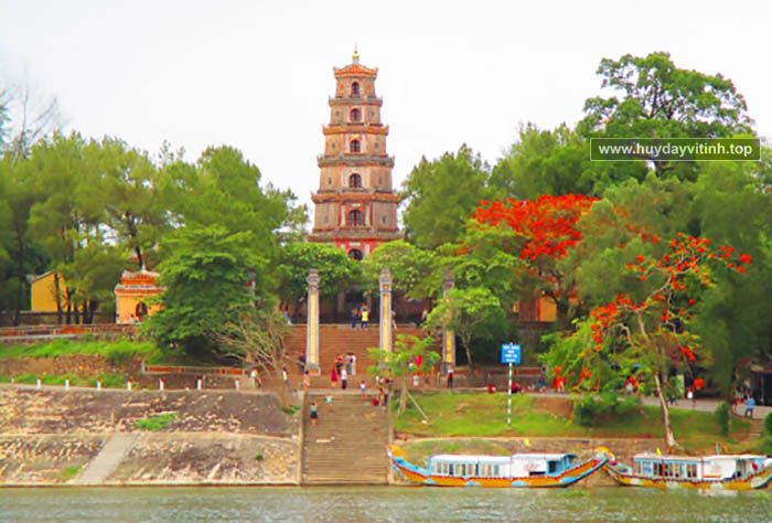 chua-thien-mu-hue-du-lich-tiem-vacxin-covid-19