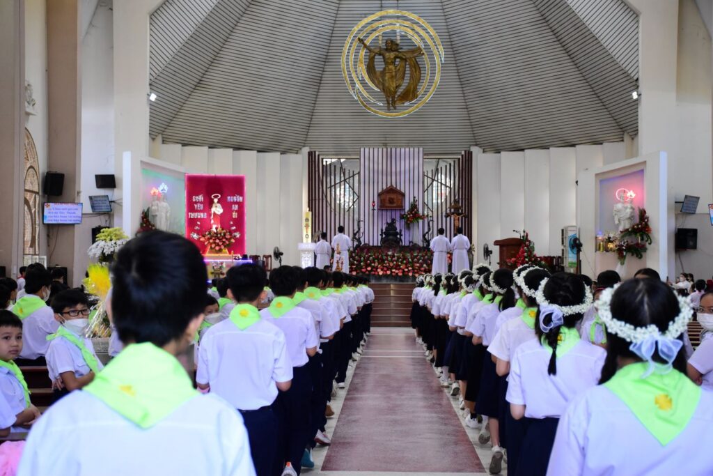 nha-tho-phao-lo-ten-lua-quan-binh-tan-3